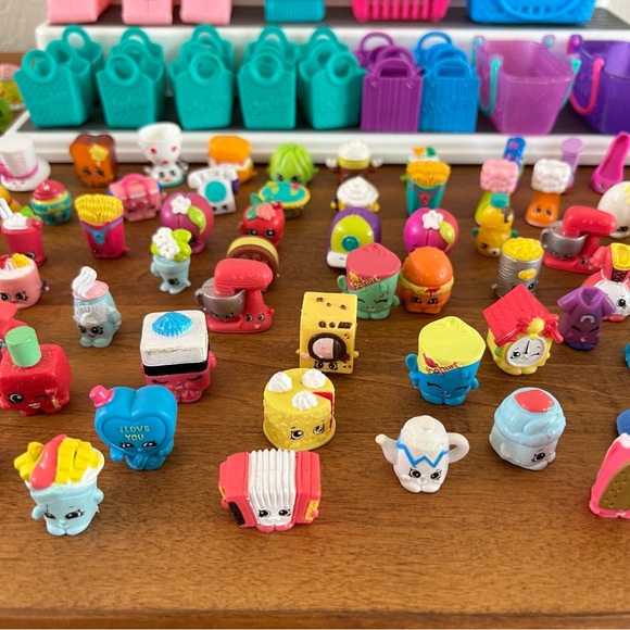 Lot Shopkins from differen  series  136 figurines in total - Picture 3 of 6